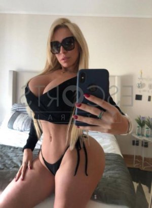 Lillou escort girls in Midwest City